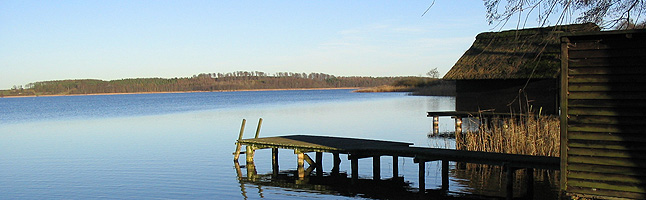Die Gemeinde Seedorf am Schaalsee Boosthaus und Steg Die Gemeinde Seedorf am Schaalsee Boosthaus und Steg